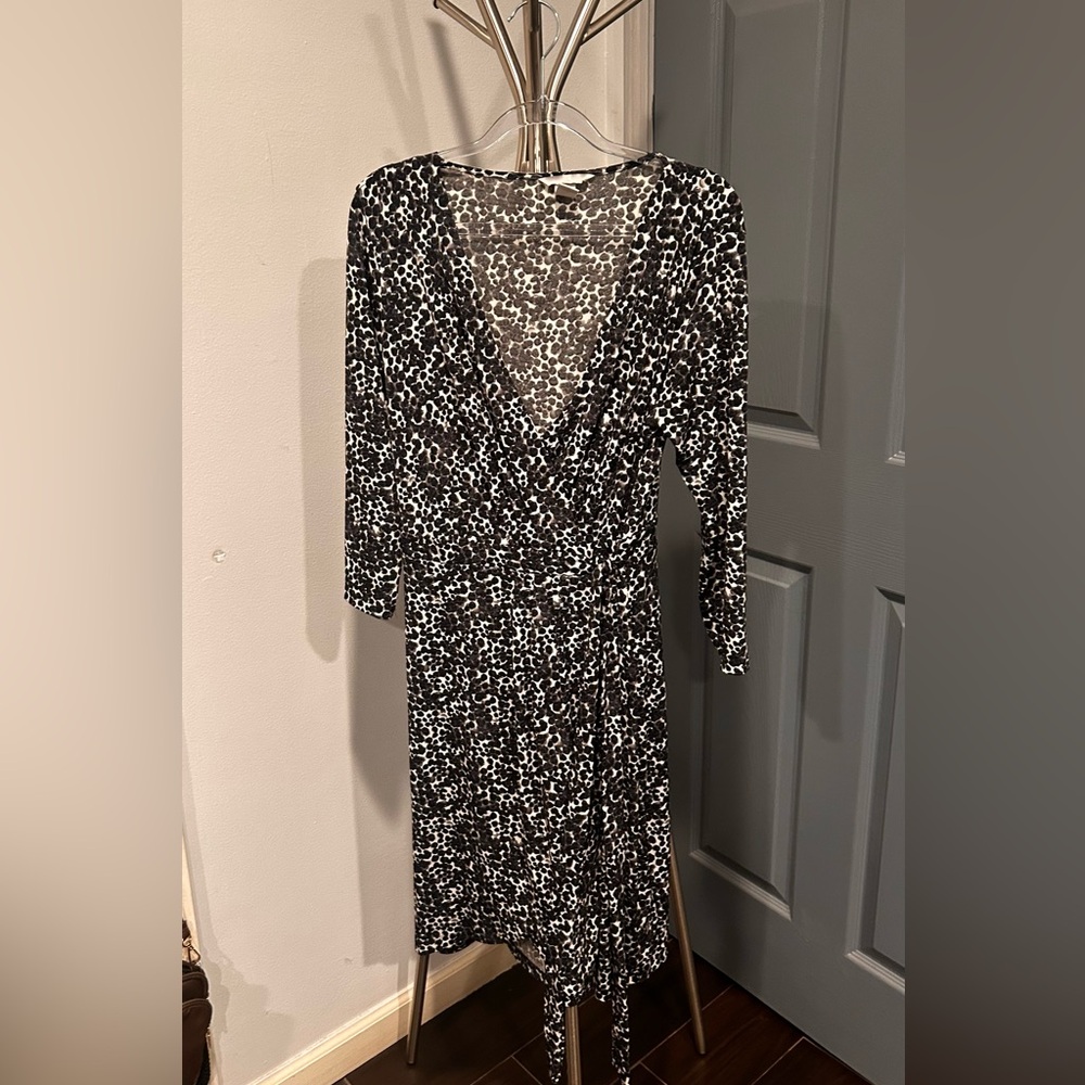 H&M monochrome wrap dress in excellent condition.
